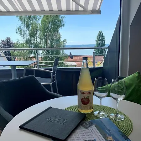Ferienwohnungen Der Loewen Hagnau am Bodensee Exterior foto