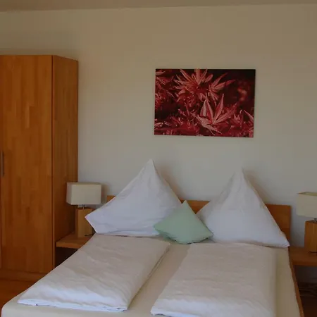 Ferienwohnungen Der Loewen Hagnau am Bodensee Exterior foto